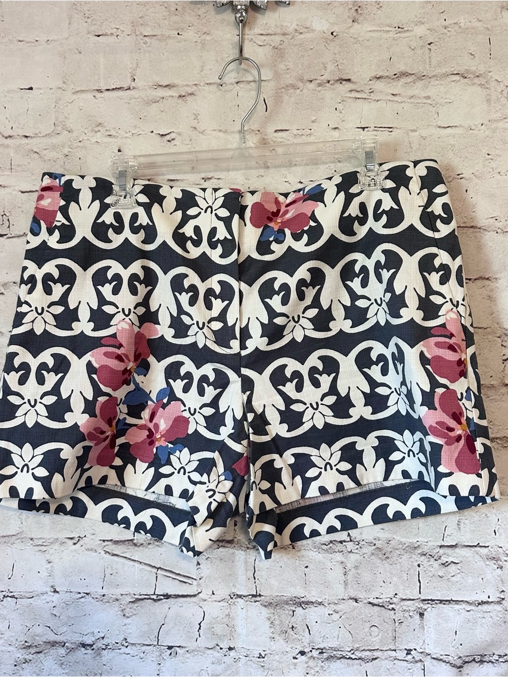 Ann Taylor Floral Pattern Navy and White Women’s Shorts